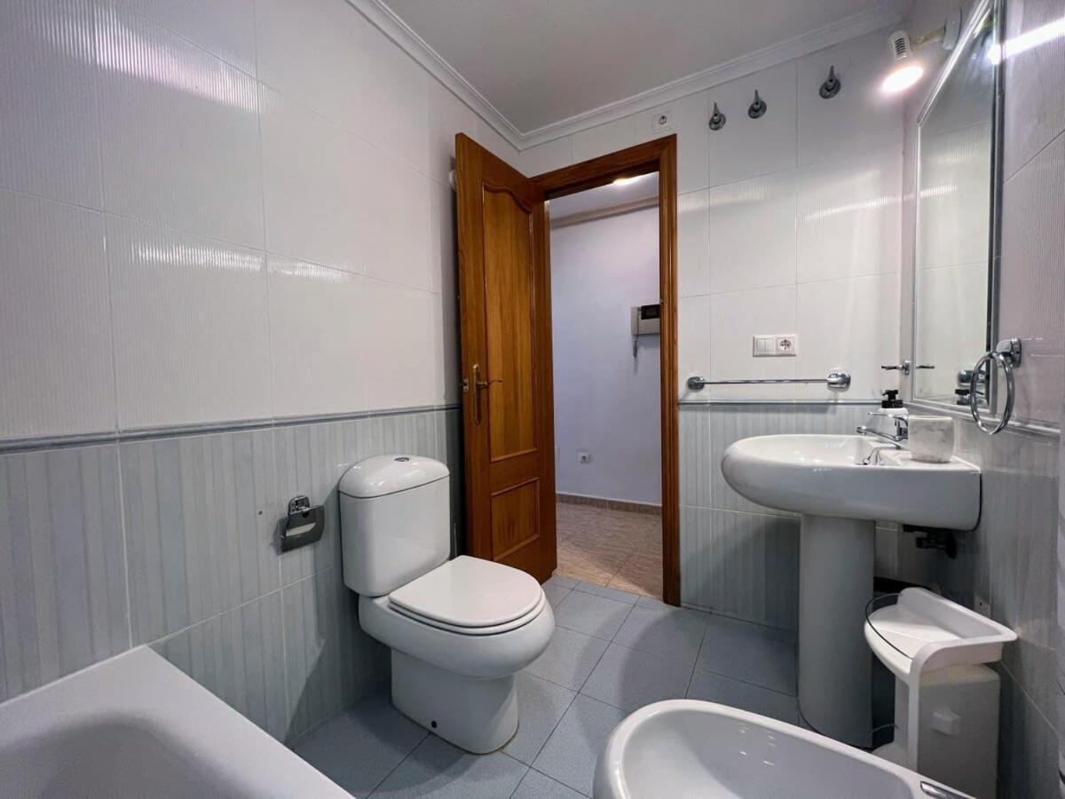 Welcoming Seafront Apartment Tv15 Торрев'єха Екстер'єр фото