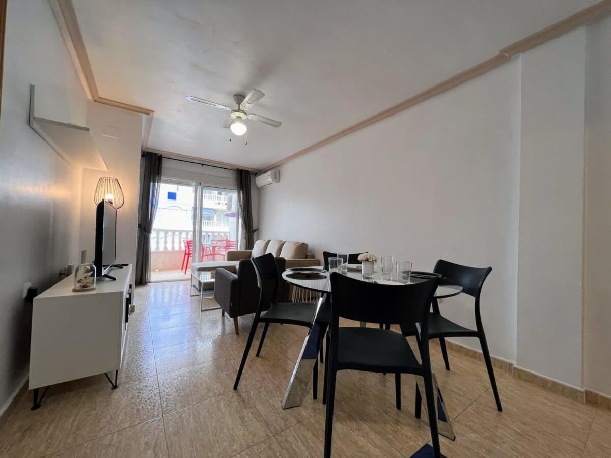 Welcoming Seafront Apartment Tv15 Торрев'єха Екстер'єр фото