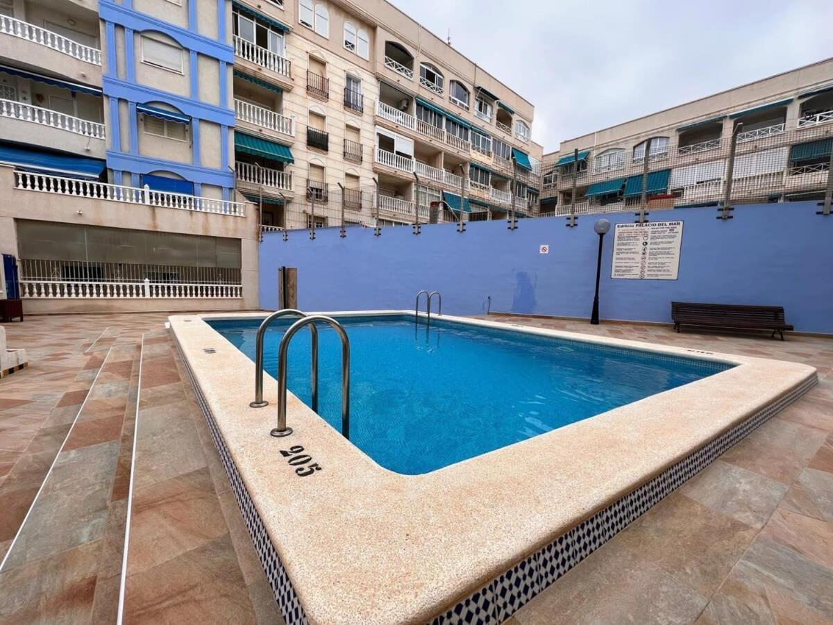 Welcoming Seafront Apartment Tv15 Торрев'єха Екстер'єр фото